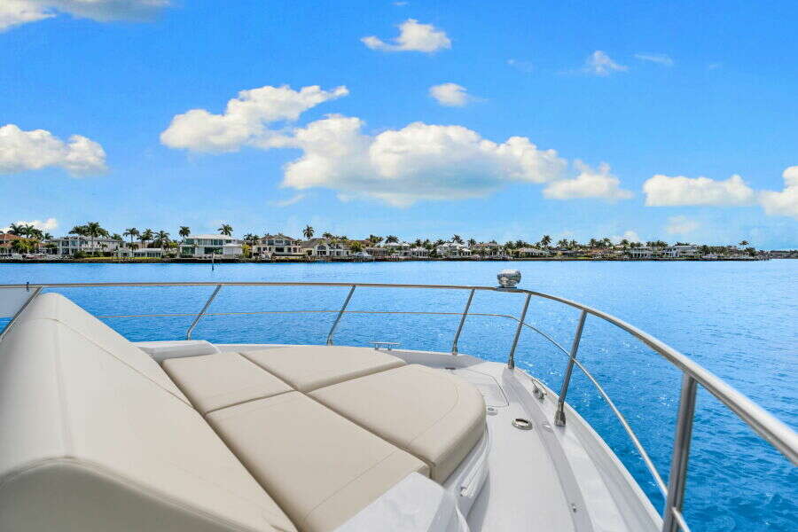 57ft Cruisers Yachts Yacht For Sale