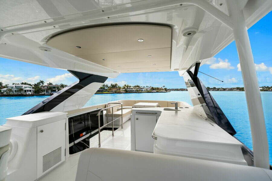 57ft Cruisers Yachts Yacht For Sale