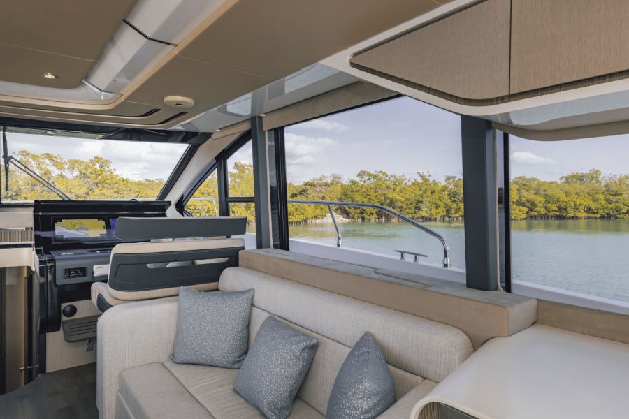 57ft Cruisers Yachts Yacht For Sale