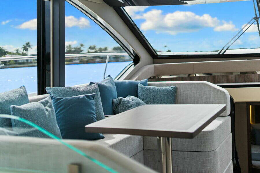 57ft Cruisers Yachts Yacht For Sale