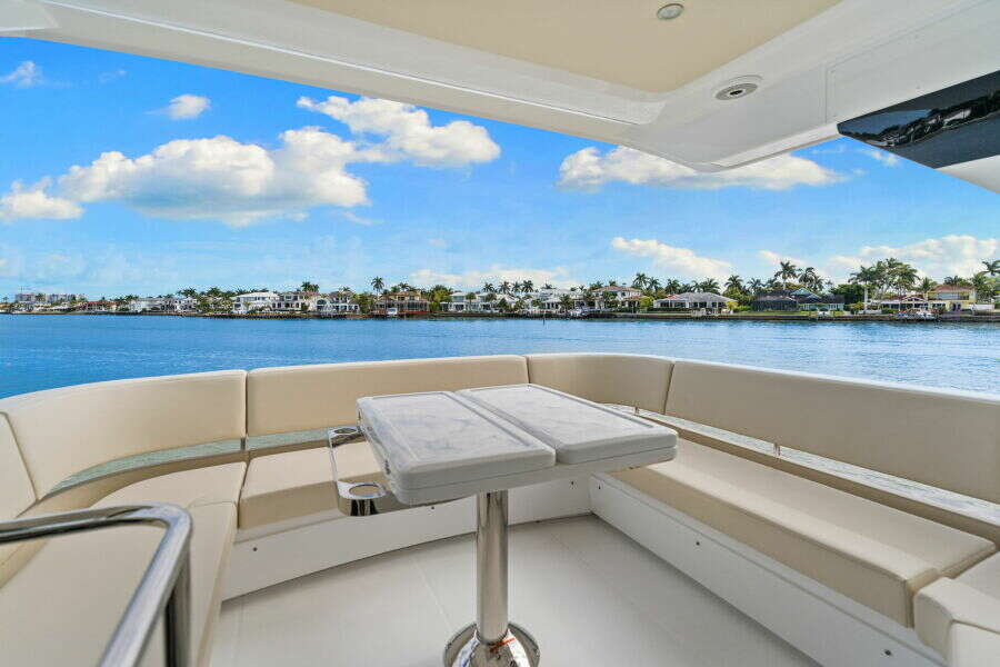 57ft Cruisers Yachts Yacht For Sale