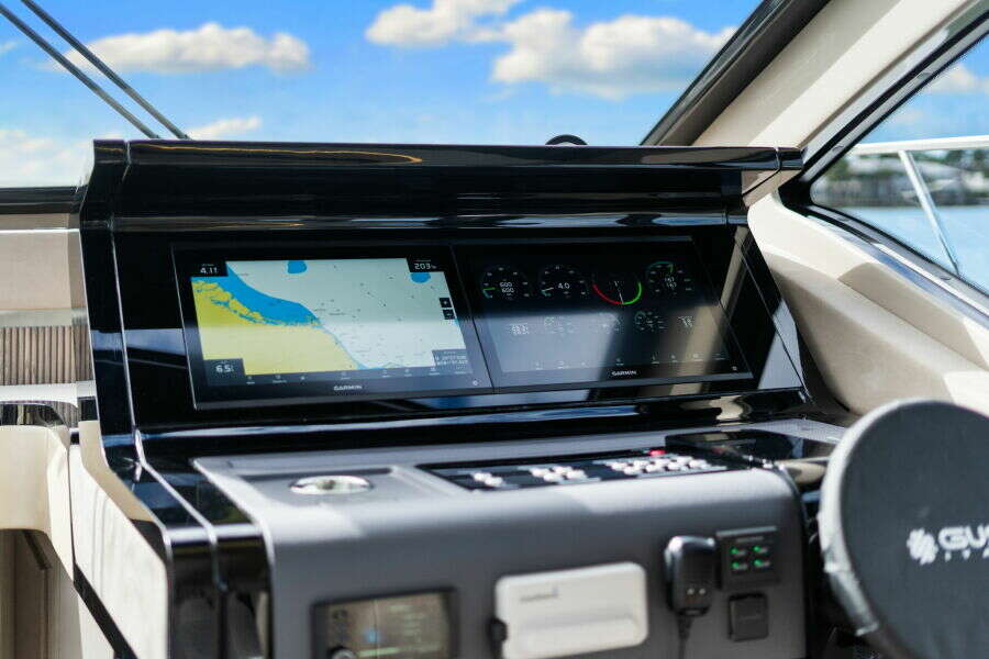 57ft Cruisers Yachts Yacht For Sale