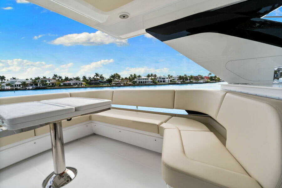 57ft Cruisers Yachts Yacht For Sale