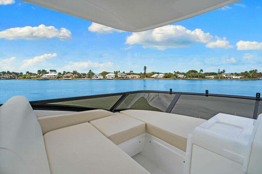 57ft Cruisers Yachts Yacht For Sale