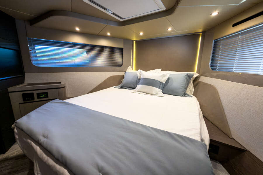 50ft Cruisers Yachts Yacht For Sale