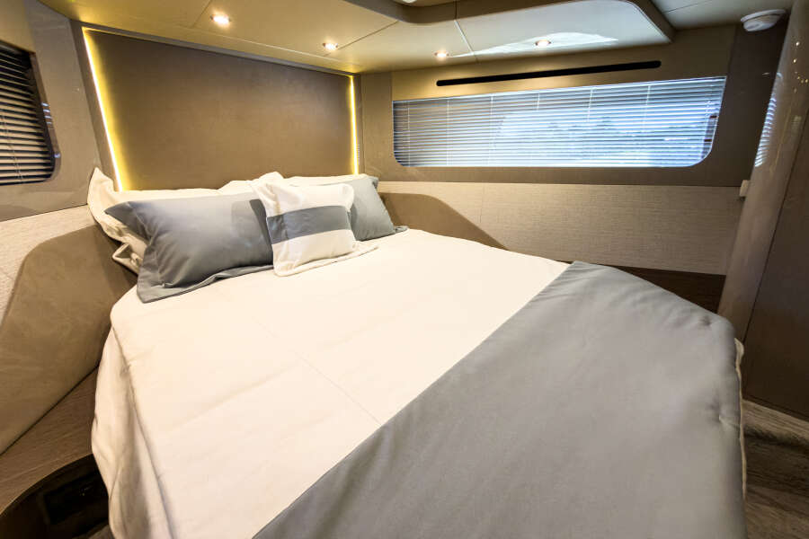 50ft Cruisers Yachts Yacht For Sale