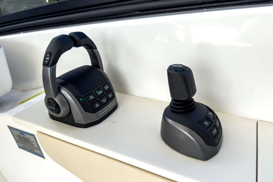 50ft Cruisers Yachts Yacht For Sale