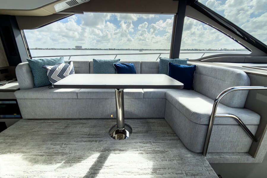 50ft Cruisers Yachts Yacht For Sale