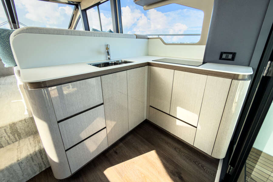 50ft Cruisers Yachts Yacht For Sale