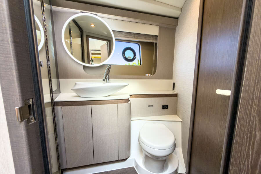 50ft Cruisers Yachts Yacht For Sale