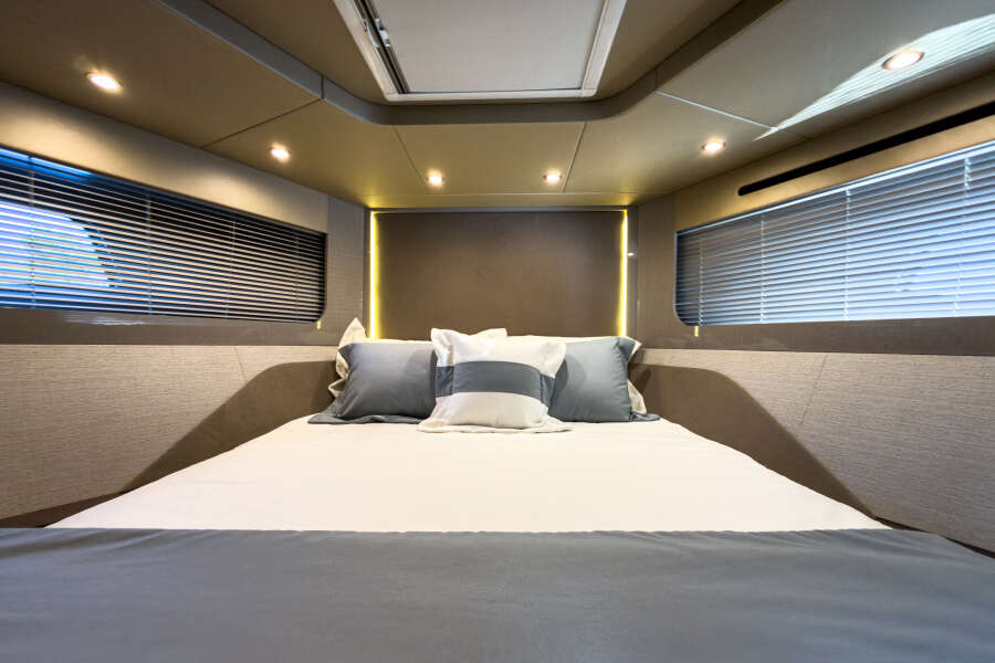 50ft Cruisers Yachts Yacht For Sale