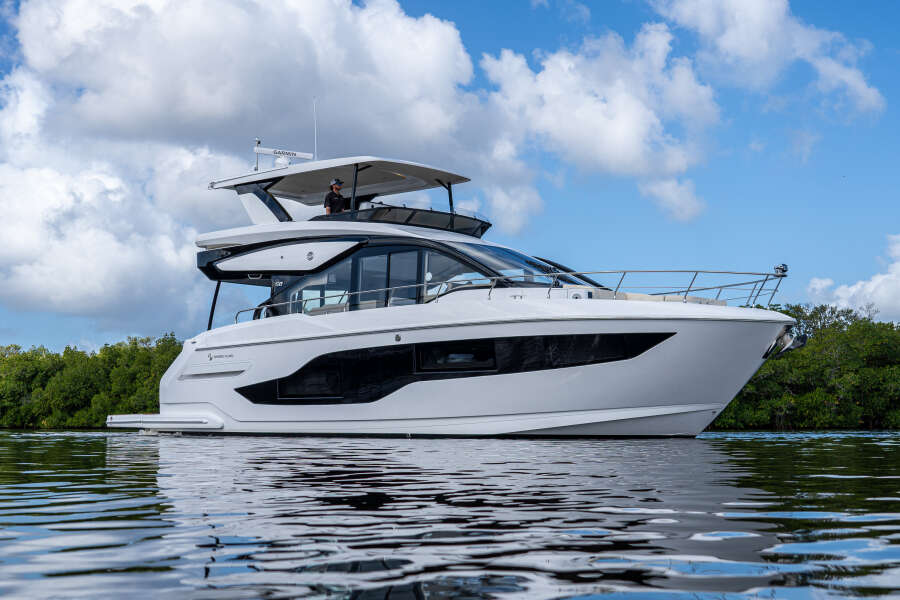 50ft Cruisers Yachts Yacht For Sale