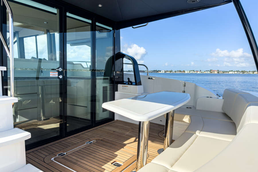 50ft Cruisers Yachts Yacht For Sale