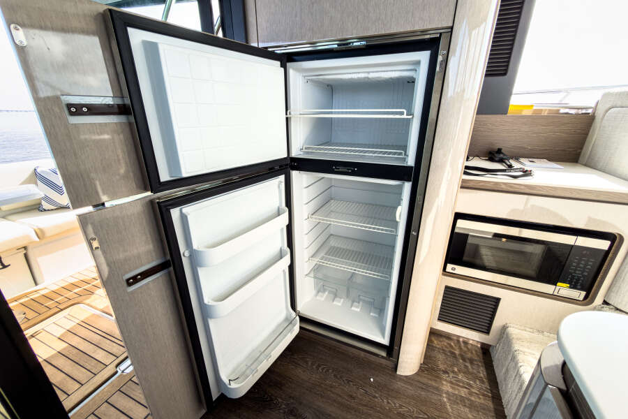 50ft Cruisers Yachts Yacht For Sale