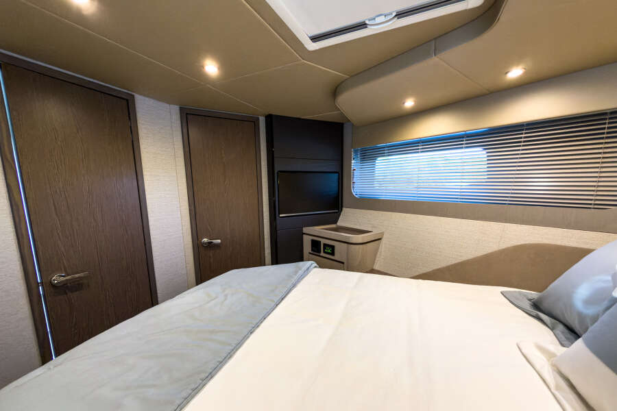 50ft Cruisers Yachts Yacht For Sale