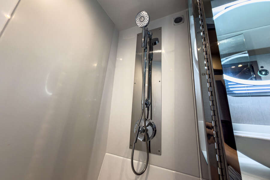 50ft Cruisers Yachts Yacht For Sale