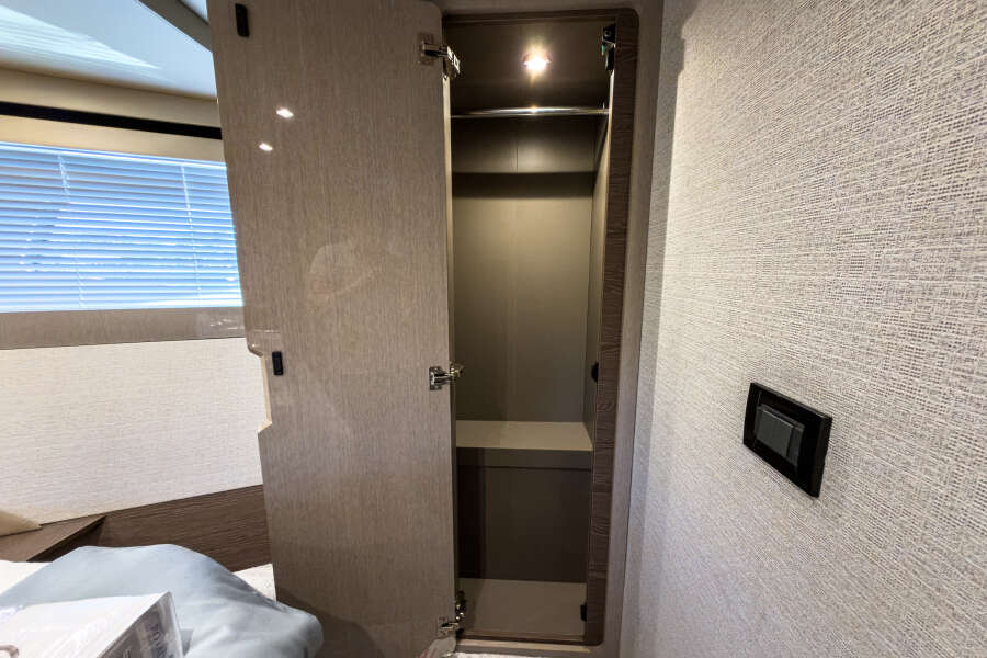 50ft Cruisers Yachts Yacht For Sale