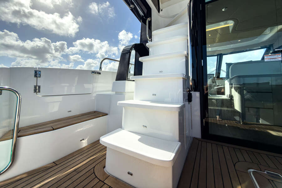 50ft Cruisers Yachts Yacht For Sale