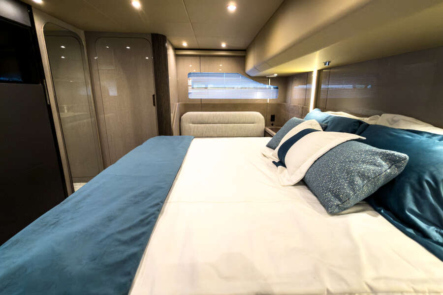 50ft Cruisers Yachts Yacht For Sale