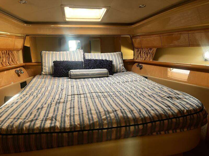 53ft Ferretti Yachts Yacht For Sale
