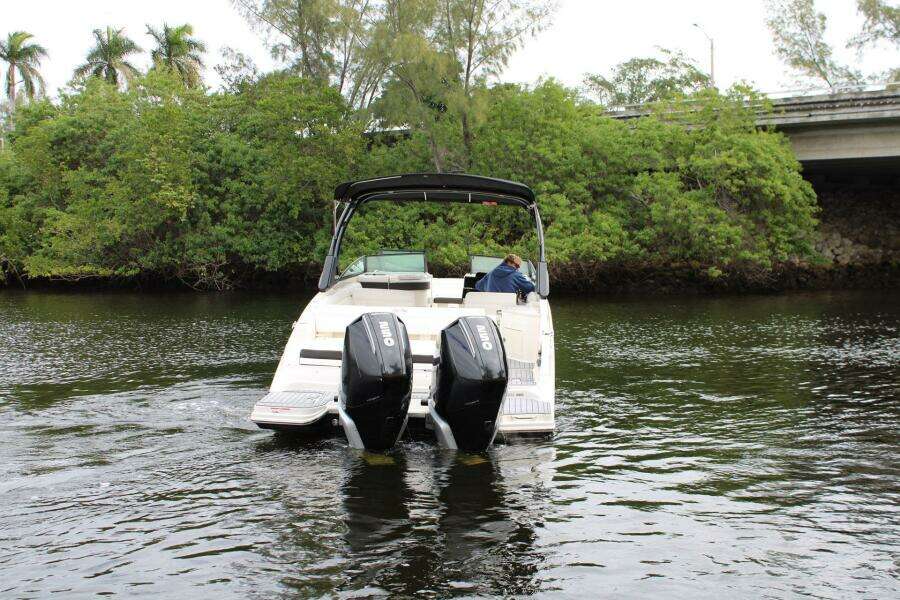 Sea Ray 29' - Exterior Profile