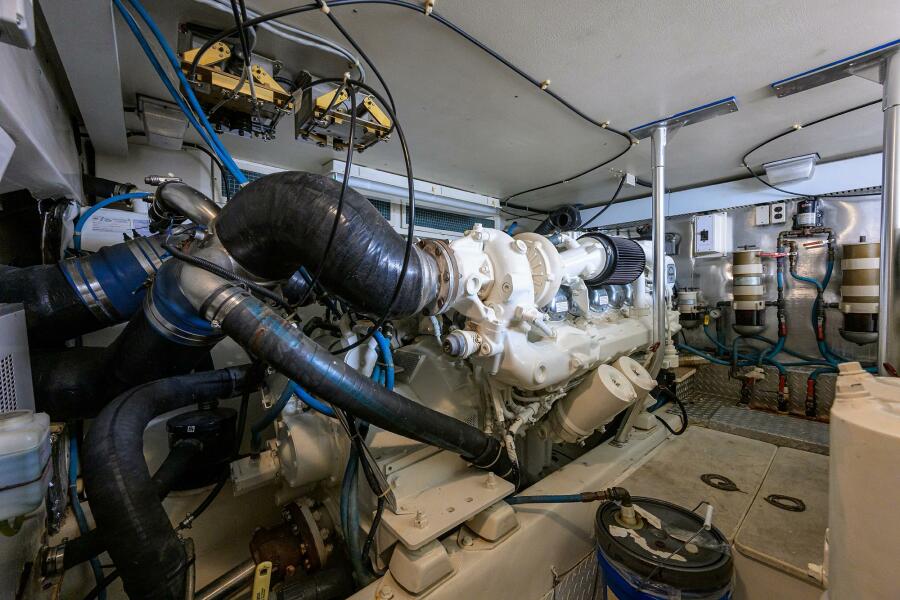 56' 2001 Ocean Yachts Super Sport