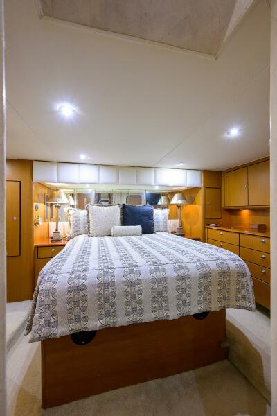 56' 2001 Ocean Yachts Super Sport