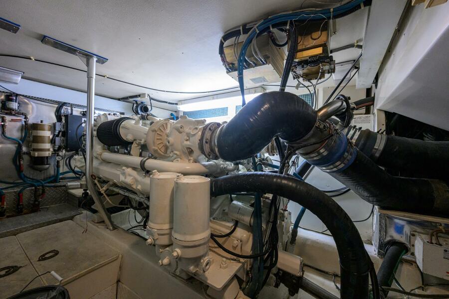 56' 2001 Ocean Yachts Super Sport