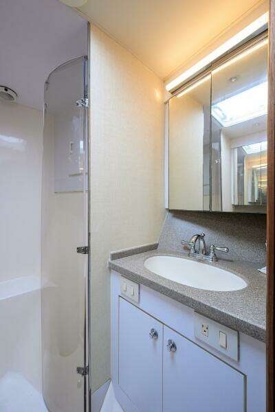 MEMBERS ONLY 56ft Ocean Yachts Yacht For Sale