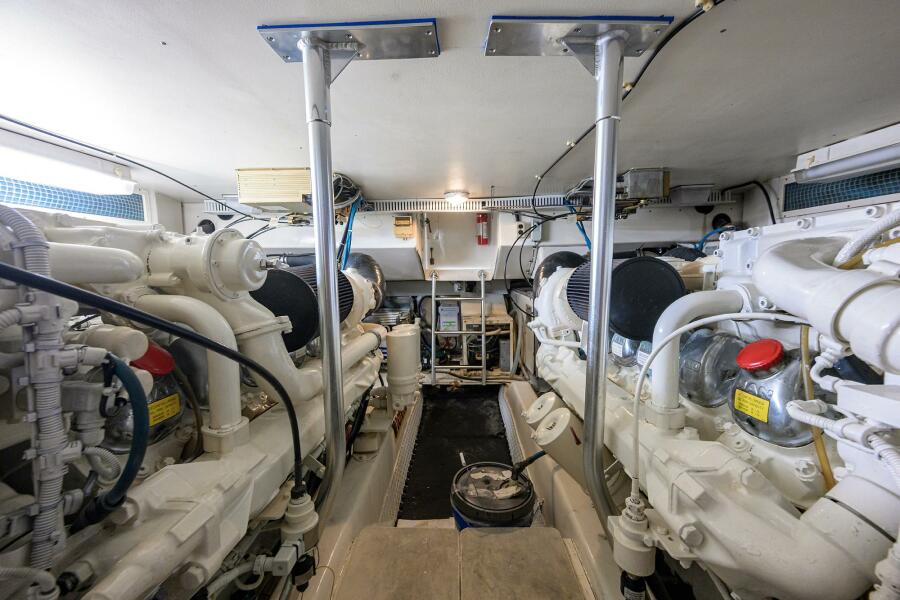 56' 2001 Ocean Yachts Super Sport