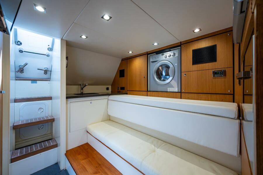 78' 2015 Fairline 78 Squadron