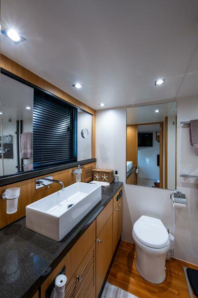 78' 2015 Fairline 78 Squadron