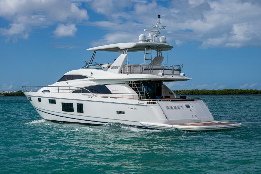78' 2015 Fairline 78 Squadron