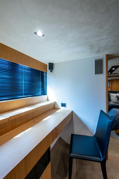 78' 2015 Fairline 78 Squadron