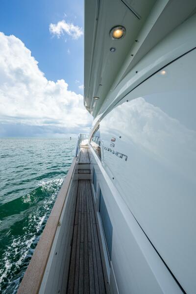 78' 2015 Fairline 78 Squadron