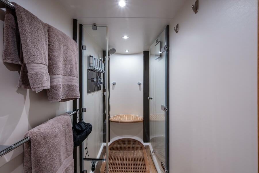 78' 2015 Fairline 78 Squadron