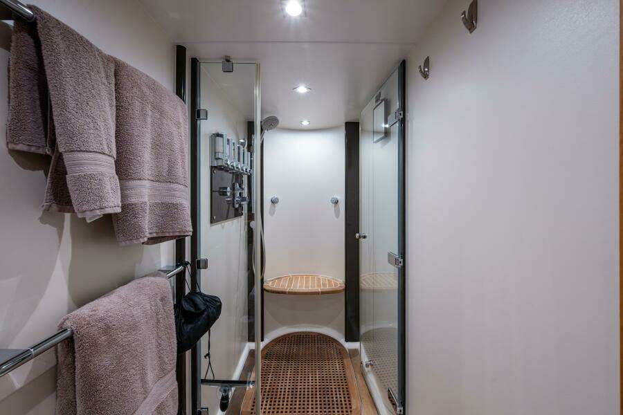 RESET 78ft Fairline Yacht For Sale