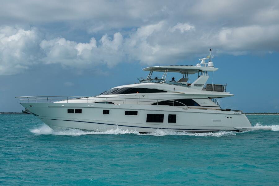 78' 2015 Fairline 78 Squadron