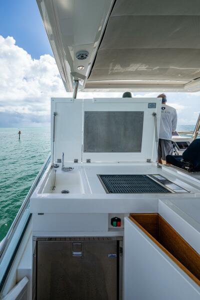 78' 2015 Fairline 78 Squadron