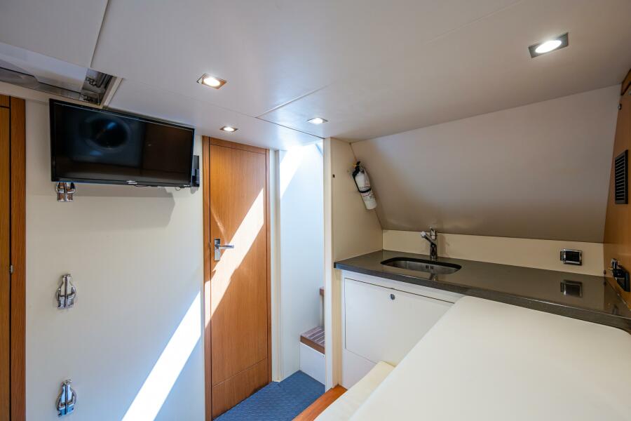 78' 2015 Fairline 78 Squadron