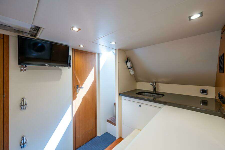 RESET 78ft Fairline Yacht For Sale