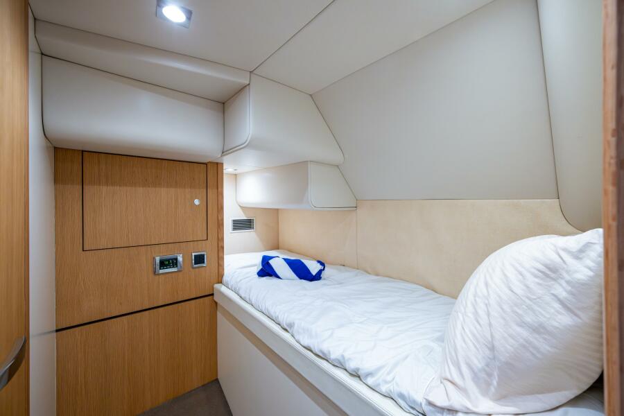 78' 2015 Fairline 78 Squadron