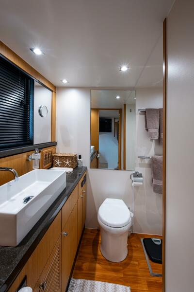 78' 2015 Fairline 78 Squadron