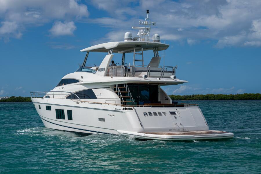 78' 2015 Fairline 78 Squadron