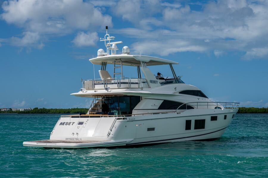 78' 2015 Fairline 78 Squadron