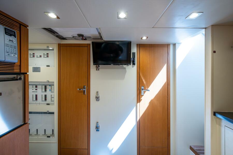 78' 2015 Fairline 78 Squadron