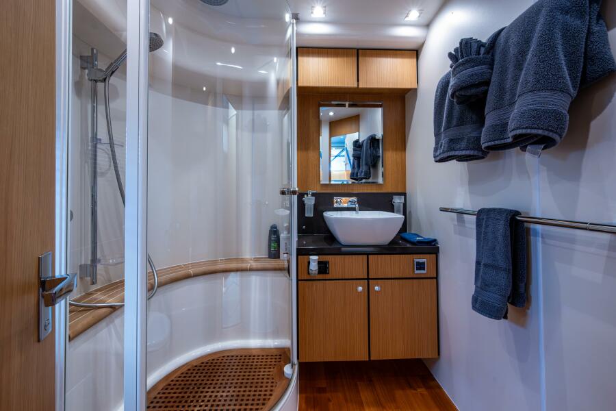 78' 2015 Fairline 78 Squadron