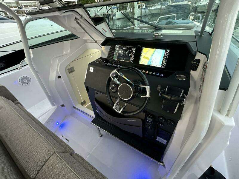 37ft Axopar Yacht For Sale