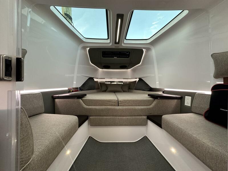 37' 2024 Axopar 37 Sun Top