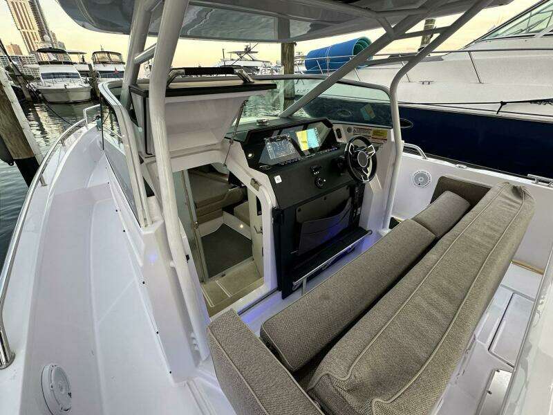 37ft Axopar Yacht For Sale